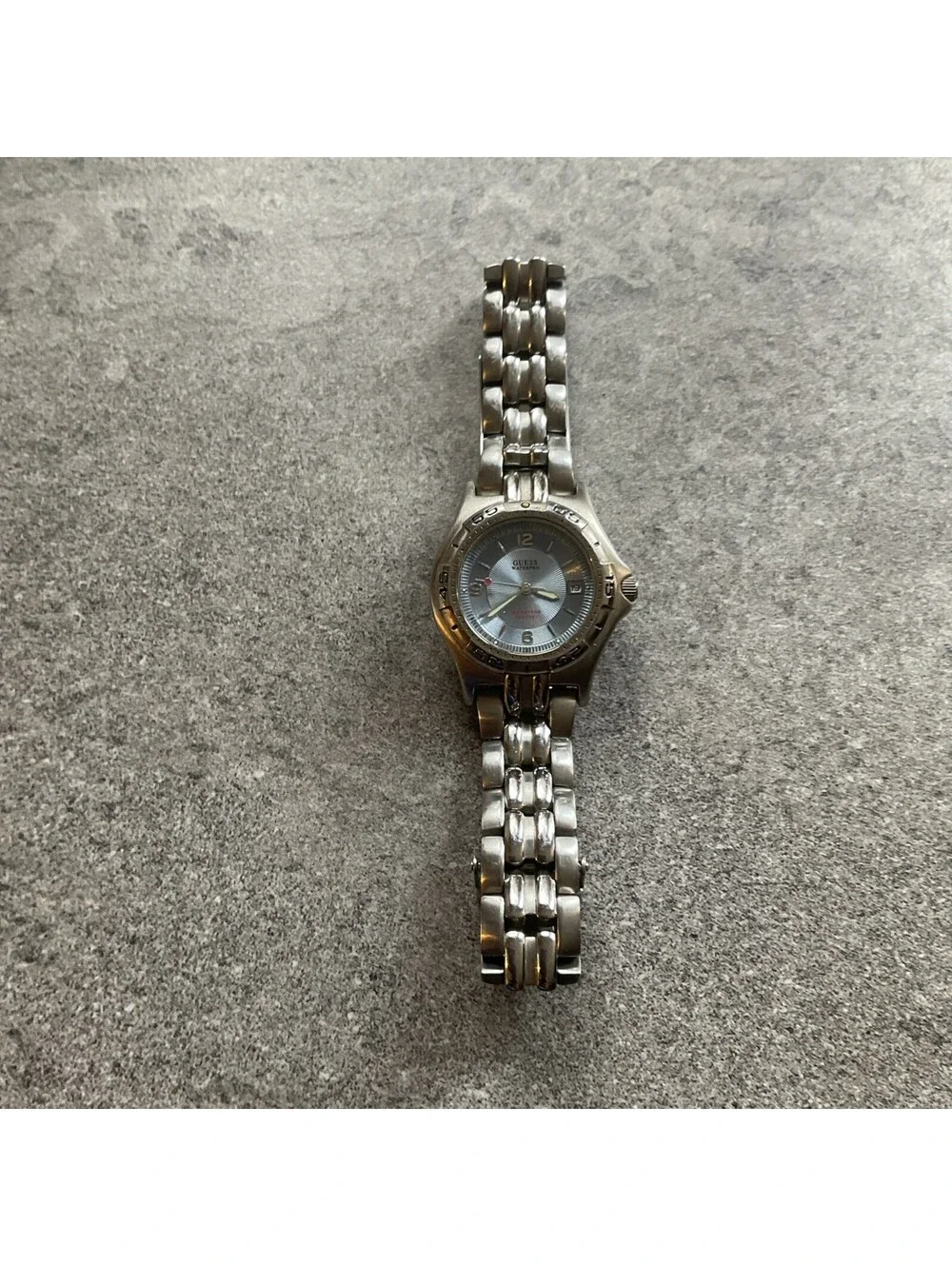 Guess Womens Diver Style Watch 30mm Silver Tone Stainless Steel Case And Band BK